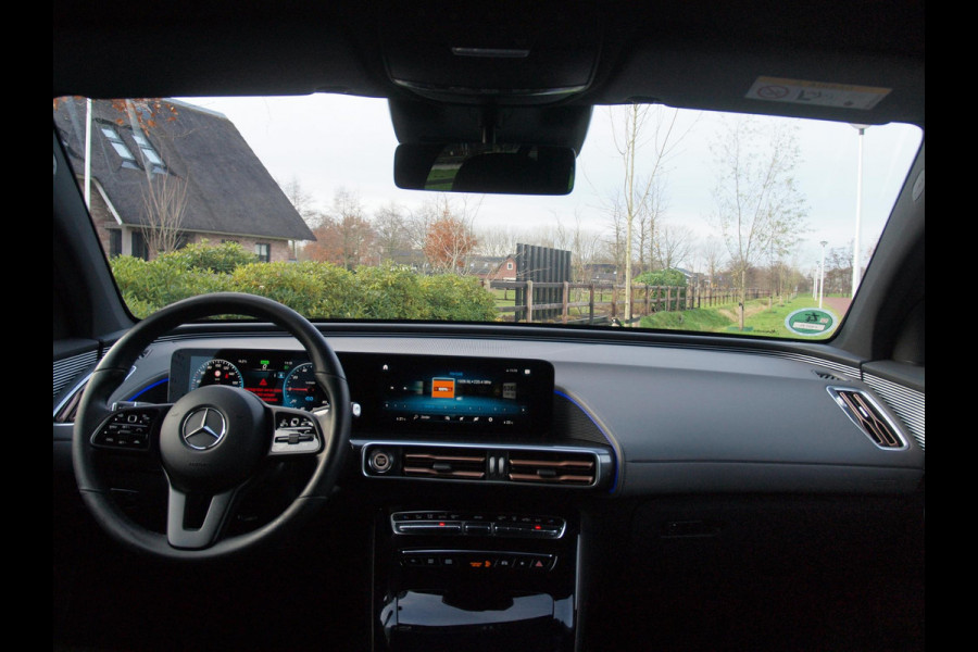 Mercedes-Benz EQC 400 4MATIC Business Solution 80 kWh | Camera | Trekhaak | Sfeerverlichting | Apple Carplay |