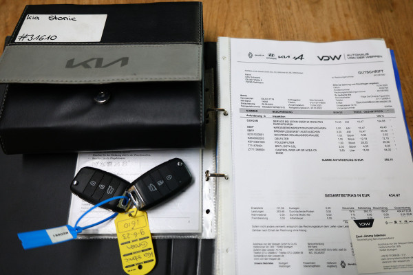 Kia Stonic 1.0 T-GDi MHEV DynamicLine AUT CARPLAY DAB STUUR/STOELVW '23