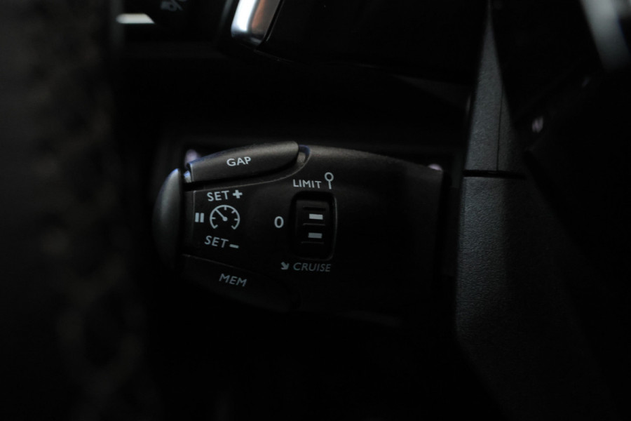 Peugeot 5008 1.5 BlueHDI Blue Lease Premium Avantage Nieuwe DB-riem, apple carplay, climate,