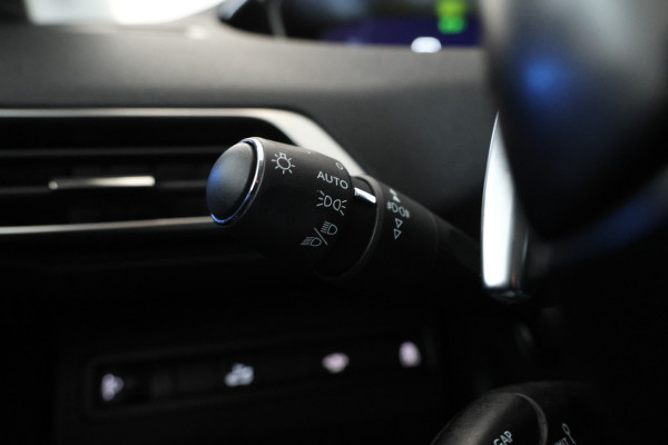 Peugeot 5008 1.5 BlueHDI Blue Lease Premium Avantage Nieuwe DB-riem, apple carplay, climate,