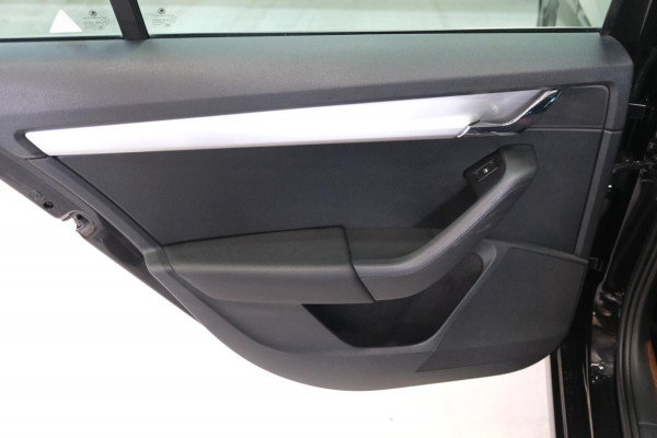 Škoda Octavia Combi 1.5 TSI Greentech Sport Business - N.A.P. Airco, Cruise, Navi, PDC, Trekhaak.