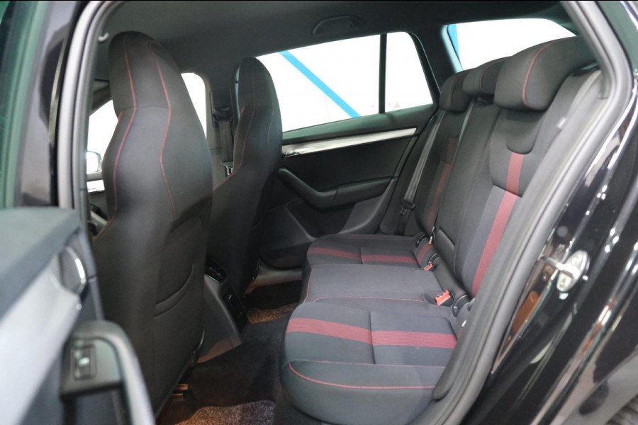 Škoda Octavia Combi 1.5 TSI Greentech Sport Business - N.A.P. Airco, Cruise, Navi, PDC, Trekhaak.