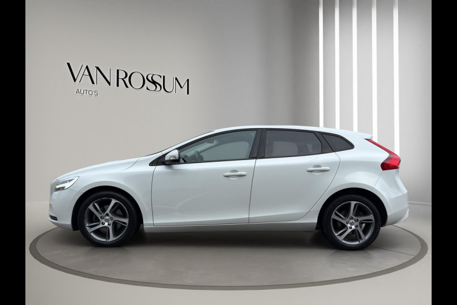 Volvo V40 2.0 T2 Kinetic | Camera + Sensoren | Navigatie | L.M.Velg | 17"Velg | Led koplampen |