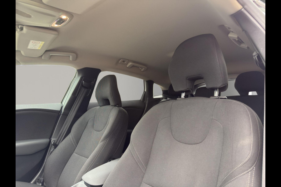 Volvo V40 2.0 T2 Kinetic | Camera + Sensoren | Navigatie | L.M.Velg | 17"Velg | Led koplampen |