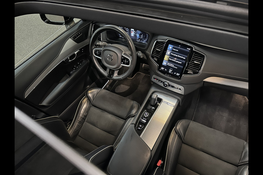 Volvo XC90 T8 AWD R-Design | Pine-Grey! | 360 Camera | ACC | Panorama | Pilot-Assist | Head-Up | Harman-Kardon | Keyless-Entry | 7 Persoons | Trekhaak | 2x Memory | Stoelverwarming V+A | Zwarte-Hemel | Full-LED | Sportstoelen | Stuurverwarming | Standkachel | Black-Line | Zonwering | DAB | 20 inch LM.