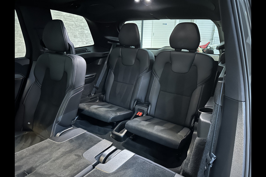 Volvo XC90 T8 AWD R-Design | Pine-Grey! | 360 Camera | ACC | Panorama | Pilot-Assist | Head-Up | Harman-Kardon | Keyless-Entry | 7 Persoons | Trekhaak | 2x Memory | Stoelverwarming V+A | Zwarte-Hemel | Full-LED | Sportstoelen | Stuurverwarming | Standkachel | Black-Line | Zonwering | DAB | 20 inch LM.