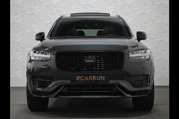 Volvo XC90 T8 AWD R-Design | Pine-Grey! | 360 Camera | ACC | Panorama | Pilot-Assist | Head-Up | Harman-Kardon | Keyless-Entry | 7 Persoons | Trekhaak | 2x Memory | Stoelverwarming V+A | Zwarte-Hemel | Full-LED | Sportstoelen | Stuurverwarming | Standkachel | Black-Line | Zonwering | DAB | 20 inch LM.
