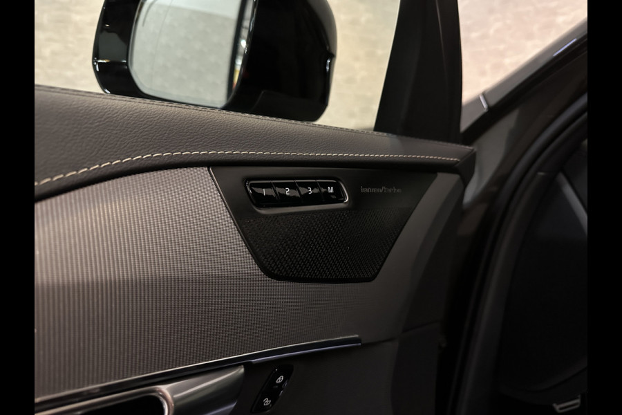 Volvo XC90 T8 AWD R-Design | Pine-Grey! | 360 Camera | ACC | Panorama | Pilot-Assist | Head-Up | Harman-Kardon | Keyless-Entry | 7 Persoons | Trekhaak | 2x Memory | Stoelverwarming V+A | Zwarte-Hemel | Full-LED | Sportstoelen | Stuurverwarming | Standkachel | Black-Line | Zonwering | DAB | 20 inch LM.