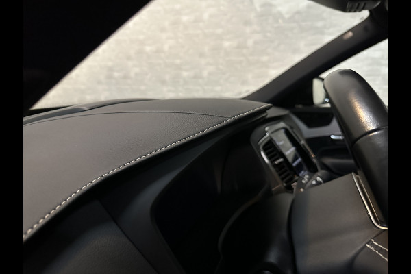 Volvo XC90 T8 AWD R-Design | Pine-Grey! | 360 Camera | ACC | Panorama | Pilot-Assist | Head-Up | Harman-Kardon | Keyless-Entry | 7 Persoons | Trekhaak | 2x Memory | Stoelverwarming V+A | Zwarte-Hemel | Full-LED | Sportstoelen | Stuurverwarming | Standkachel | Black-Line | Zonwering | DAB | 20 inch LM.