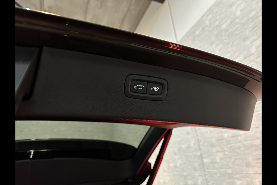 Volvo XC90 T8 AWD R-Design | Pine-Grey! | 360 Camera | ACC | Panorama | Pilot-Assist | Head-Up | Harman-Kardon | Keyless-Entry | 7 Persoons | Trekhaak | 2x Memory | Stoelverwarming V+A | Zwarte-Hemel | Full-LED | Sportstoelen | Stuurverwarming | Standkachel | Black-Line | Zonwering | DAB | 20 inch LM.