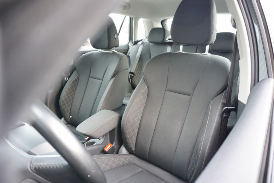 Škoda Kamiq 110 PK Ambition AUTOMAAT | AIRCO | PDC | NAVI BY APP