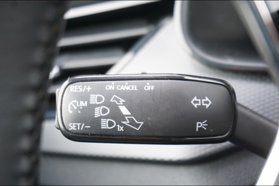 Škoda Kamiq 110 PK Ambition AUTOMAAT | AIRCO | PDC | NAVI BY APP