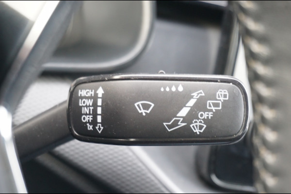 Škoda Kamiq 110 PK Ambition AUTOMAAT | AIRCO | PDC | NAVI BY APP