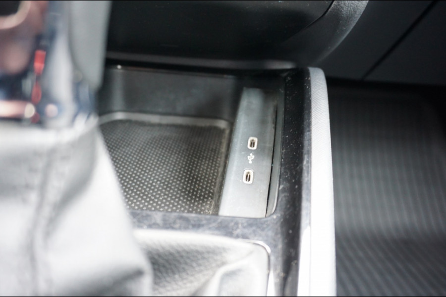 Škoda Kamiq 110 PK Ambition AUTOMAAT | AIRCO | PDC | NAVI BY APP