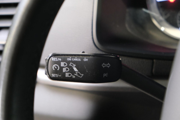 Škoda Karoq 1.0 TSI Ambition Business Automaat - N.A.P. Airco, Navi, Cruise, PDC.