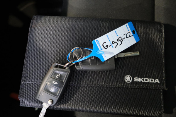 Škoda Karoq 1.0 TSI Ambition Business Automaat - N.A.P. Airco, Navi, Cruise, PDC.