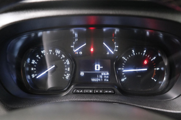 Opel Vivaro 2.0 CDTI L3H1 DC Innovation 2x Schuifdeur - N.A.P. Airco, Cruise, Navi, PDC, Camera, Trekhaak.