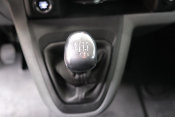 Opel Vivaro 2.0 CDTI L3H1 DC Innovation 2x Schuifdeur - N.A.P. Airco, Cruise, Navi, PDC, Camera, Trekhaak.