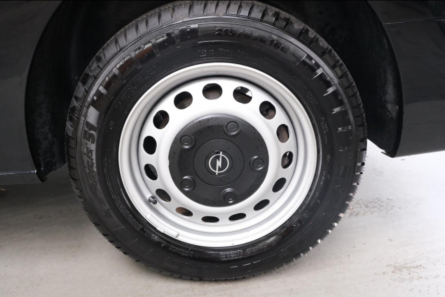 Opel Vivaro 2.0 CDTI L3H1 DC Innovation 2x Schuifdeur - N.A.P. Airco, Cruise, Navi, PDC, Camera, Trekhaak.