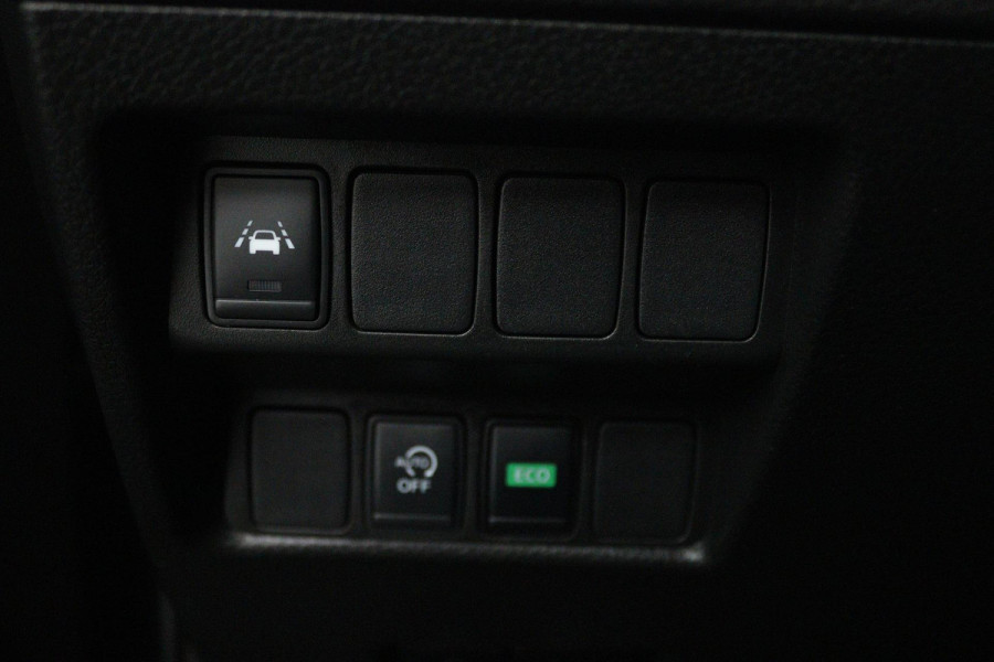 Nissan QASHQAI 1.3 DIG-T Tekna + (PANORAMADAK, TREKHAAK, CAMERA, STOELVERWARMING, ELEKTR STOELEN, PARKEERSENSOREN)