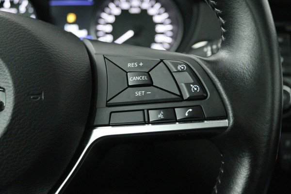 Nissan QASHQAI 1.3 DIG-T Tekna + (PANORAMADAK, TREKHAAK, CAMERA, STOELVERWARMING, ELEKTR STOELEN, PARKEERSENSOREN)