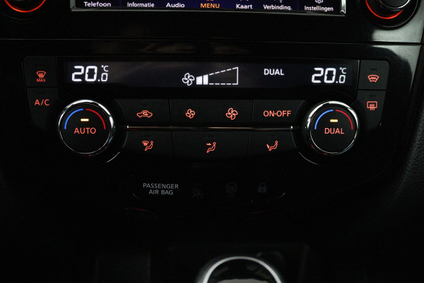 Nissan QASHQAI 1.3 DIG-T Tekna + (PANORAMADAK, TREKHAAK, CAMERA, STOELVERWARMING, ELEKTR STOELEN, PARKEERSENSOREN)