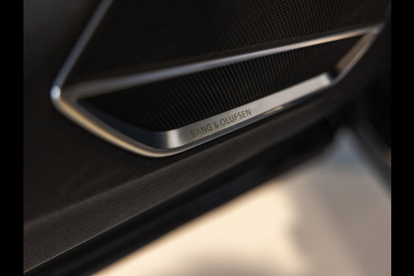 Audi Q3 Sportback 45 TFSI quattro 2x S-Line / 230pk / Panorama dak / Keyless / B&O / Stoelverwarming /