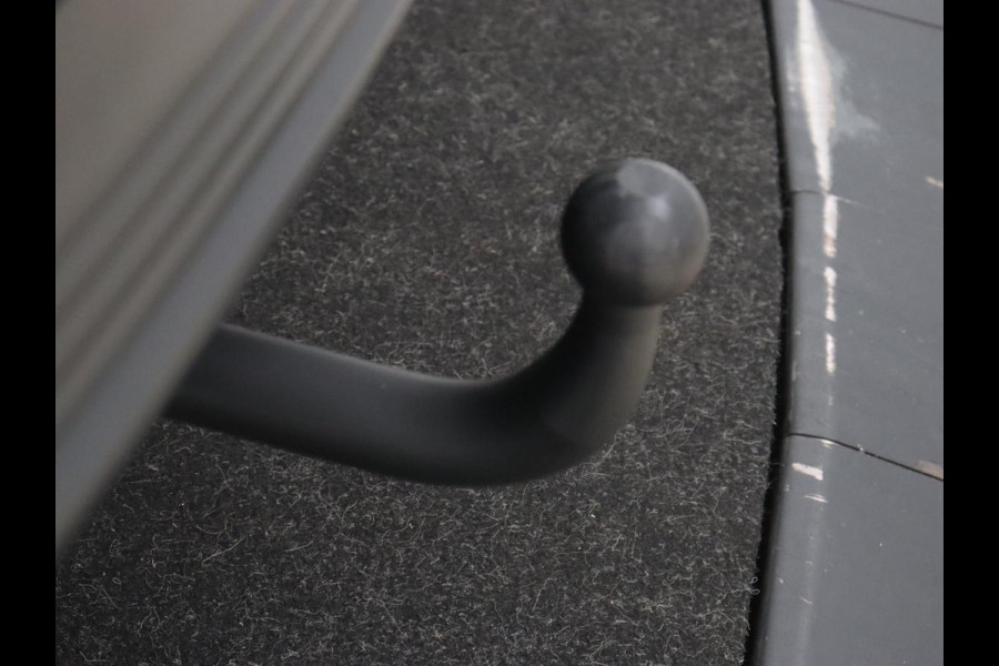 Lynk & Co 01 1.5 Plug In | Panoramadak | Trekhaak | Infinity by Harman | Camera | Adaptive cruise | Stoelverwarming | Carplay | Memory | Full LED | PHEV