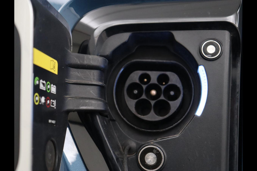 Lynk & Co 01 1.5 Plug In | Panoramadak | Trekhaak | Infinity by Harman | Camera | Adaptive cruise | Stoelverwarming | Carplay | Memory | Full LED | PHEV