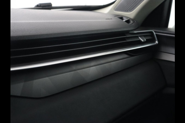 Lynk & Co 01 1.5 Plug In | Panoramadak | Trekhaak | Infinity by Harman | Camera | Adaptive cruise | Stoelverwarming | Carplay | Memory | Full LED | PHEV