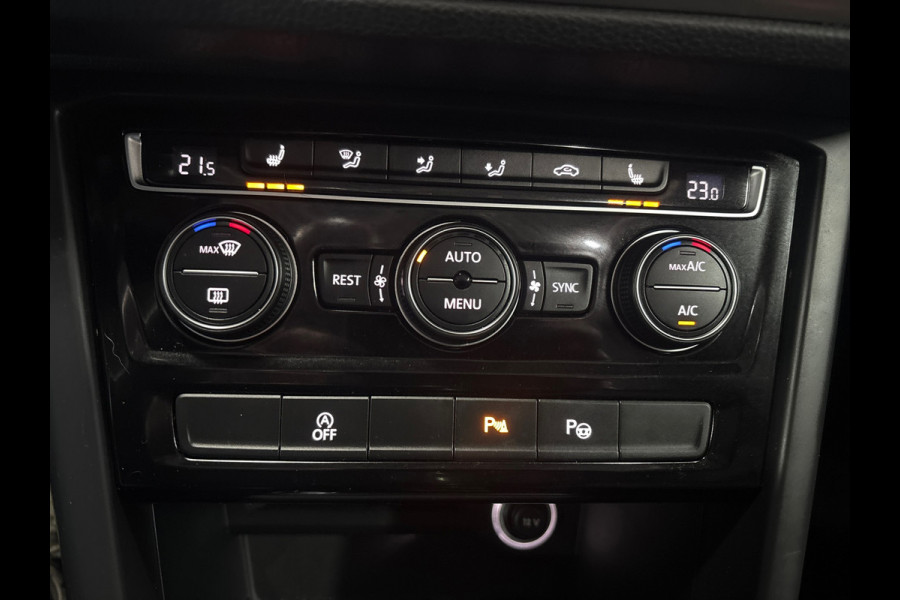 Volkswagen Touran 1.2 TSI Comfortline Business Navi | Clima | PDC | Pano | Stoelverwarming