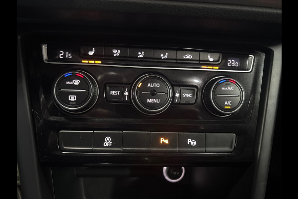 Volkswagen Touran 1.2 TSI Comfortline Business Navi | Clima | PDC | Pano | Stoelverwarming