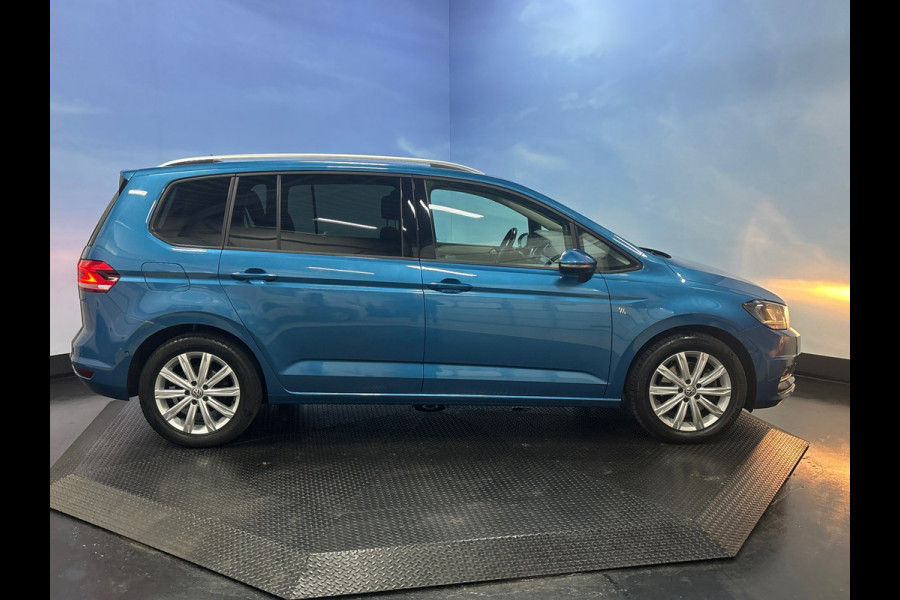 Volkswagen Touran 1.2 TSI Comfortline Business Navi | Clima | PDC | Pano | Stoelverwarming