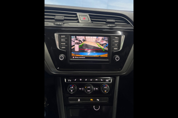 Volkswagen Touran 1.2 TSI Comfortline Business Navi | Clima | PDC | Pano | Stoelverwarming