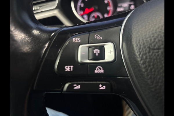 Volkswagen Touran 1.2 TSI Comfortline Business Navi | Clima | PDC | Pano | Stoelverwarming