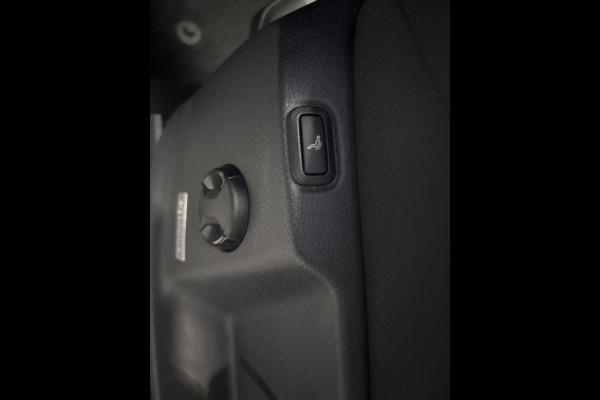 Volkswagen Touran 1.2 TSI Comfortline Business Navi | Clima | PDC | Pano | Stoelverwarming