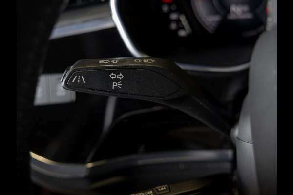 Audi Q3 35 TFSI 2x S Line / 150pk / Panorama dak / Achteruitrij camera / Keyless entry /