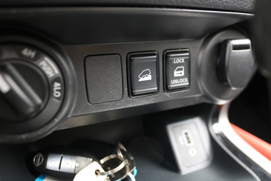 Nissan Navara 2.3 dCi 190pk New N-Guard Automaat 4x4 3.500kg Trekhaak