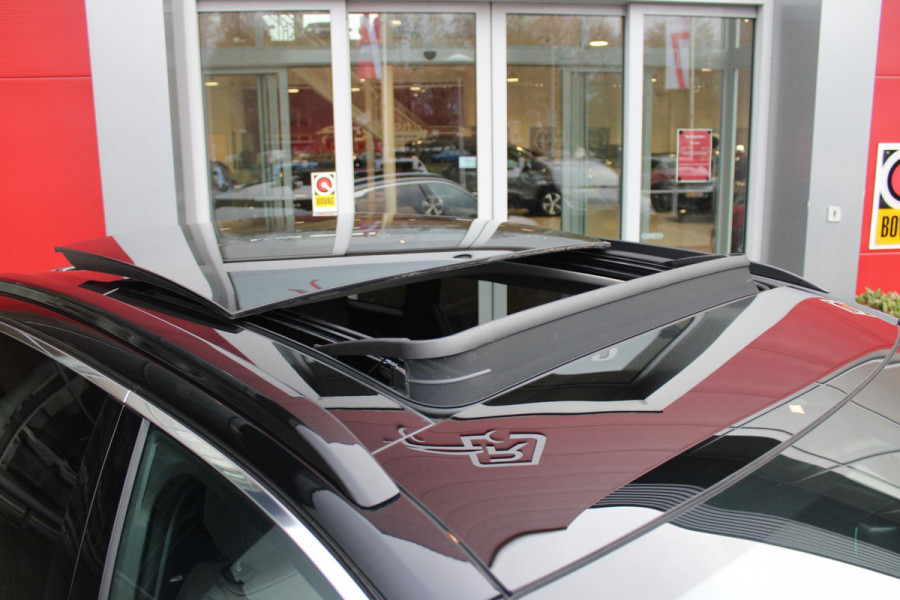 Citroën C5 X 1.6 Plug-in Hybrid 225PK MAX | PANORAMISCH SCHUIF / KANTELDAK | ELEKTRISCHE VOORSTOELEN MET GEHEUGEN | VOORSTOEL VENTILATIE | VOORSTOEL VERWARMING | VOORSTOELEN MET MASSAGE FUNCTIE | LEDEREN BEKLEDING | STUUR VERWARMING | DRAADLOOS APPLE CARPLAY / ANDROID AUTO | 360° CAMERA | KEYLESS ENTRY / START | 19"LICHTMETALEN VELGEN | ELEKTRISCH BEDIENBARE ACHTERKLEP MET HANDSFREE FUNCTIE | HEADUP DISPLAY | NAVIGATIE | ADAPTIVE CRUISE CONTROL |