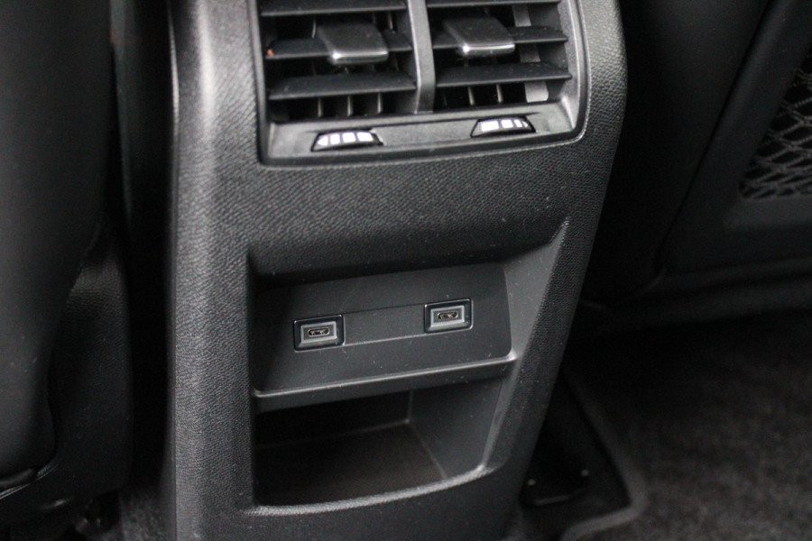 Citroën C5 X 1.6 Plug-in Hybrid 225PK MAX | PANORAMISCH SCHUIF / KANTELDAK | ELEKTRISCHE VOORSTOELEN MET GEHEUGEN | VOORSTOEL VENTILATIE | VOORSTOEL VERWARMING | VOORSTOELEN MET MASSAGE FUNCTIE | LEDEREN BEKLEDING | STUUR VERWARMING | DRAADLOOS APPLE CARPLAY / ANDROID AUTO | 360° CAMERA | KEYLESS ENTRY / START | 19"LICHTMETALEN VELGEN | ELEKTRISCH BEDIENBARE ACHTERKLEP MET HANDSFREE FUNCTIE | HEADUP DISPLAY | NAVIGATIE | ADAPTIVE CRUISE CONTROL |