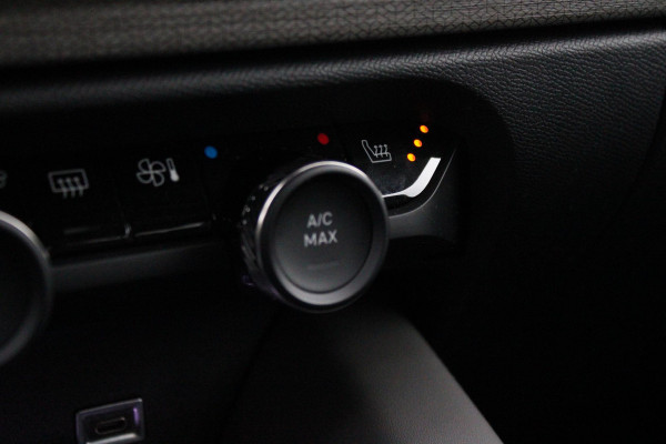 Citroën C5 X 1.6 Plug-in Hybrid 225PK MAX | PANORAMISCH SCHUIF / KANTELDAK | ELEKTRISCHE VOORSTOELEN MET GEHEUGEN | VOORSTOEL VENTILATIE | VOORSTOEL VERWARMING | VOORSTOELEN MET MASSAGE FUNCTIE | LEDEREN BEKLEDING | STUUR VERWARMING | DRAADLOOS APPLE CARPLAY / ANDROID AUTO | 360° CAMERA | KEYLESS ENTRY / START | 19"LICHTMETALEN VELGEN | ELEKTRISCH BEDIENBARE ACHTERKLEP MET HANDSFREE FUNCTIE | HEADUP DISPLAY | NAVIGATIE | ADAPTIVE CRUISE CONTROL |