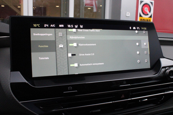 Citroën C5 X 1.6 Plug-in Hybrid 225PK MAX | PANORAMISCH SCHUIF / KANTELDAK | ELEKTRISCHE VOORSTOELEN MET GEHEUGEN | VOORSTOEL VENTILATIE | VOORSTOEL VERWARMING | VOORSTOELEN MET MASSAGE FUNCTIE | LEDEREN BEKLEDING | STUUR VERWARMING | DRAADLOOS APPLE CARPLAY / ANDROID AUTO | 360° CAMERA | KEYLESS ENTRY / START | 19"LICHTMETALEN VELGEN | ELEKTRISCH BEDIENBARE ACHTERKLEP MET HANDSFREE FUNCTIE | HEADUP DISPLAY | NAVIGATIE | ADAPTIVE CRUISE CONTROL |