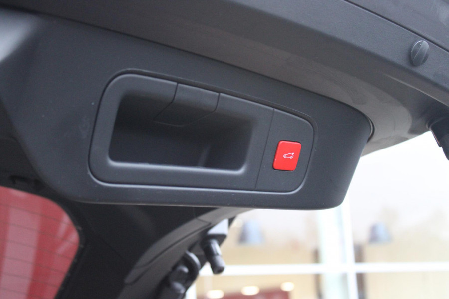 Citroën C5 X 1.6 Plug-in Hybrid 225PK MAX | PANORAMISCH SCHUIF / KANTELDAK | ELEKTRISCHE VOORSTOELEN MET GEHEUGEN | VOORSTOEL VENTILATIE | VOORSTOEL VERWARMING | VOORSTOELEN MET MASSAGE FUNCTIE | LEDEREN BEKLEDING | STUUR VERWARMING | DRAADLOOS APPLE CARPLAY / ANDROID AUTO | 360° CAMERA | KEYLESS ENTRY / START | 19"LICHTMETALEN VELGEN | ELEKTRISCH BEDIENBARE ACHTERKLEP MET HANDSFREE FUNCTIE | HEADUP DISPLAY | NAVIGATIE | ADAPTIVE CRUISE CONTROL |