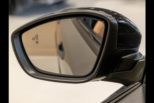 Peugeot 2008 1.2 Hybrid 136 Allure / 136pk / Dodehoek herkenning / Apple CarPlay / Adaptieve Cruise control /