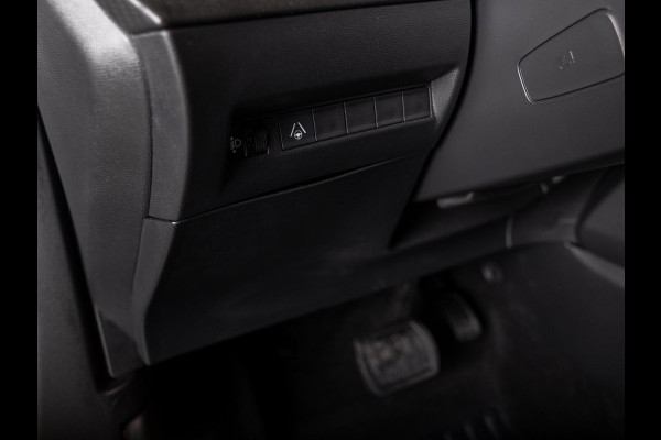 Peugeot 2008 1.2 Hybrid 136 Allure / 136pk / Dodehoek herkenning / Apple CarPlay / Adaptieve Cruise control /