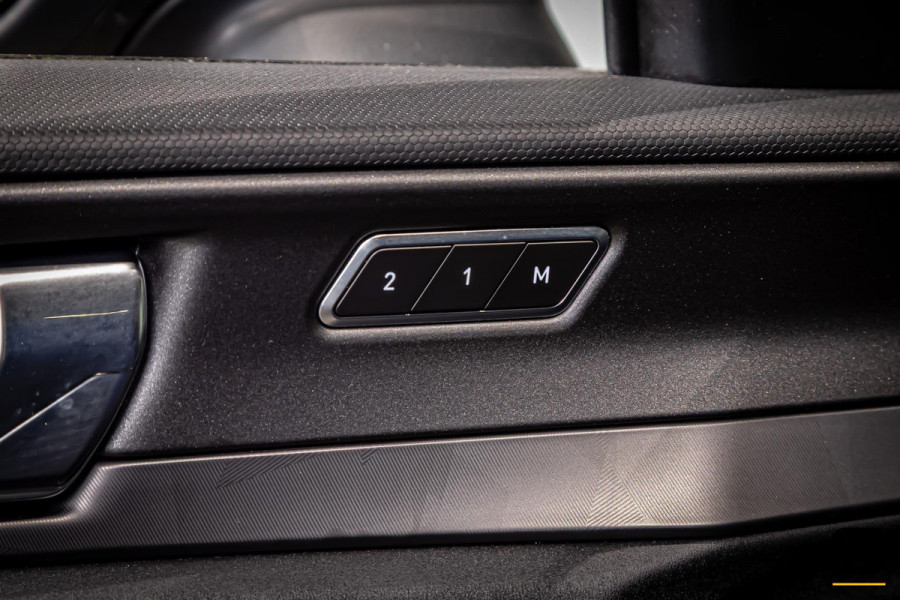 Lynk & Co 01 1.5|NAP|Pano|E-stoel|Cam|Black|FullOption|1eig