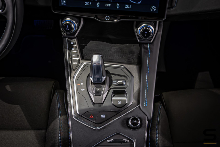 Lynk & Co 01 1.5|NAP|Pano|E-stoel|Cam|Black|FullOption|1eig