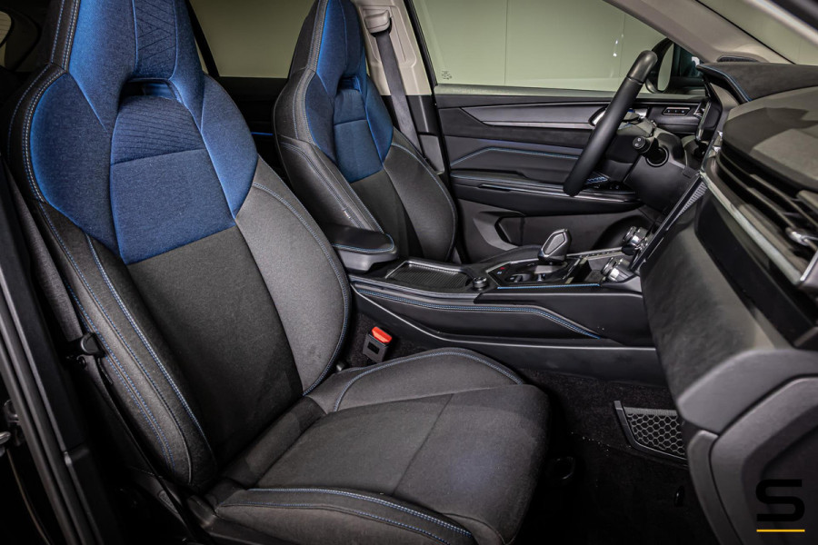 Lynk & Co 01 1.5|NAP|Pano|E-stoel|Cam|Black|FullOption|1eig