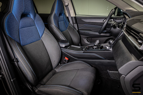 Lynk & Co 01 1.5|NAP|Pano|E-stoel|Cam|Black|FullOption|1eig