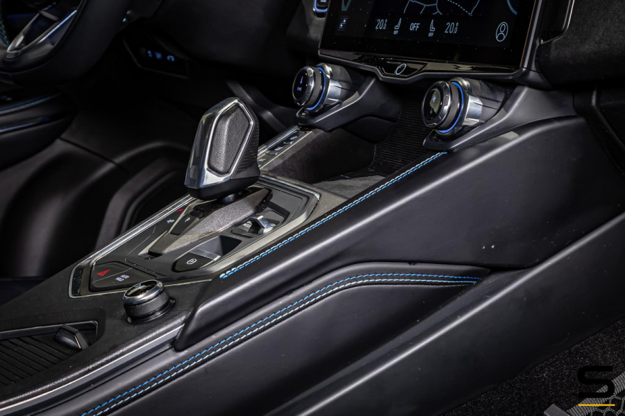 Lynk & Co 01 1.5|NAP|Pano|E-stoel|Cam|Black|FullOption|1eig